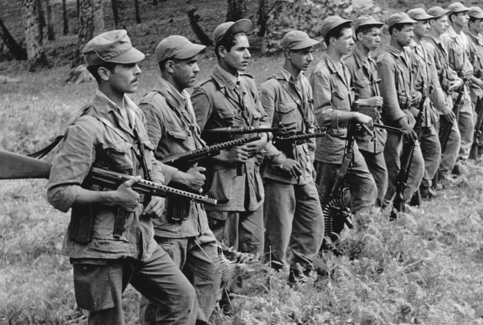 Leden van het FLN tijdens de Algerijnse Oorlog, 1958
