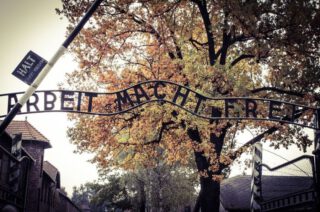 Oude toegangspoort van Auschwitz