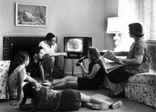 Het televisiekijken in de jaren vijftig