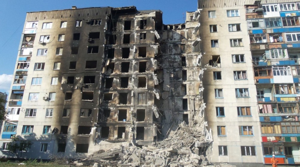Gebouw in Lysychansk, beschadigd tijdens de oorlog in Oost-Oekraïne, 2014