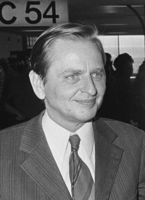 Olof Palme op Schiphol in 1974