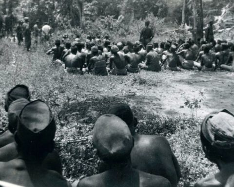 Standrechtelijke executies van kampongbewoners door militairen van het Depot Speciale Troepen in kampong Salomoni in ZuidCelebes (het huidige Sulawesi). In totaal zouden ongeveer twintig mannen zijn geëxecuteerd.
