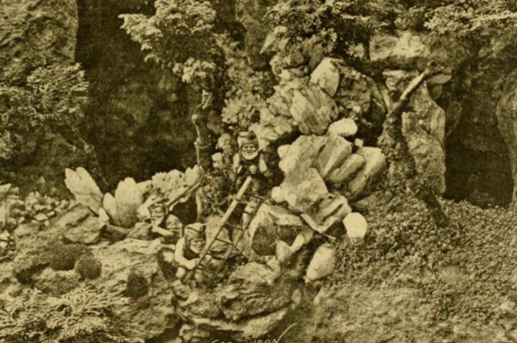 Kabouters in Lamport Hall tijdens mijnbouwwerkzaamheden. Foto uit 1897