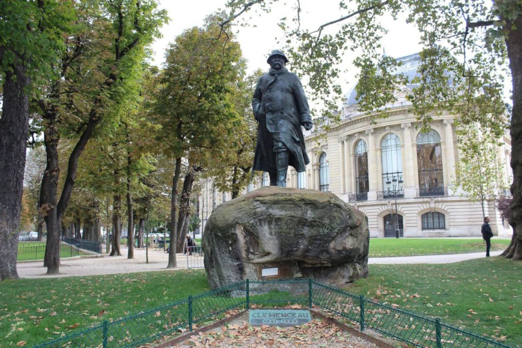 Standbeeld van Clemenceau, vlakbij de Champs-Elysées in Parijs - Beeld is gemaakt door François Cogné