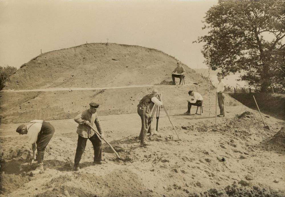 Archeologische opgraving naar de Vikingnederzetting in Haithabu, omstreeks het midden van de jaren dertig.
