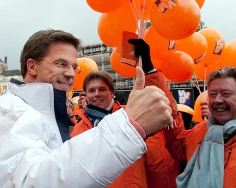 Mark Rutte voert campagne in Amsterdam voor de Tweede Kamerverkiezingen van 2010