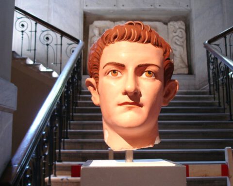 Reconstructie van een marmeren buste zoals te zien in het Archeologisch Museum in Istanbul.