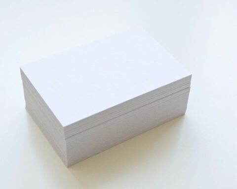 Carte blanche - Een stapel witte kaartjes