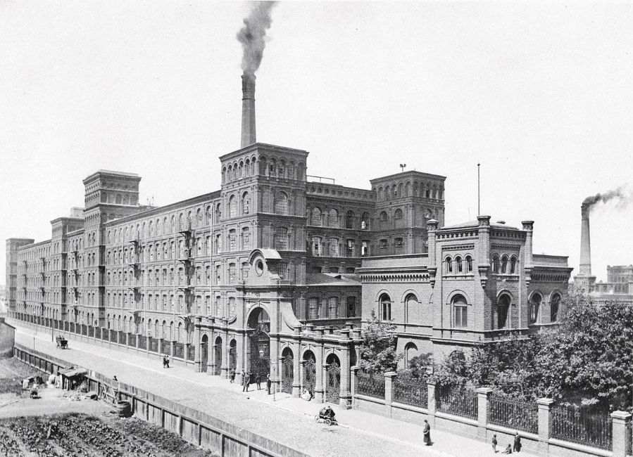 Textielfabriek in Łódź, gefotografeerd in 1895 (1)