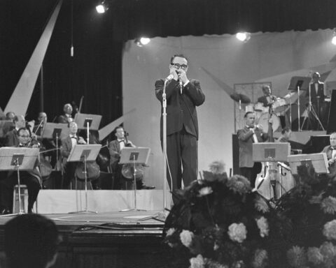 Toots Thielemans tijdens een optreden in het Kurhaus in 1961