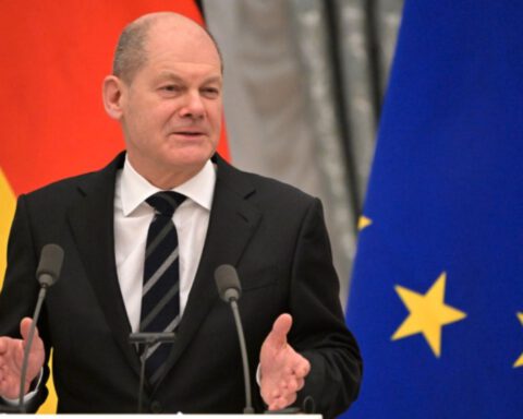 De Duitse bondskanselier Scholz tijdens een persconferentie in 2022, na afloop van een gesprek met Vladimir Poetin