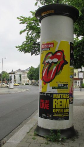 Rolling Stones-poster op een reclamezuil in Dresden in 2018