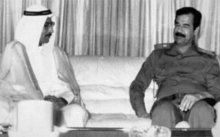 Alaa Hussain Ali (l) en Saddam Hoessein