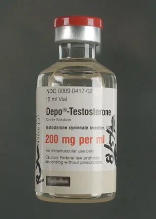Een flesje met de anabole steroïde