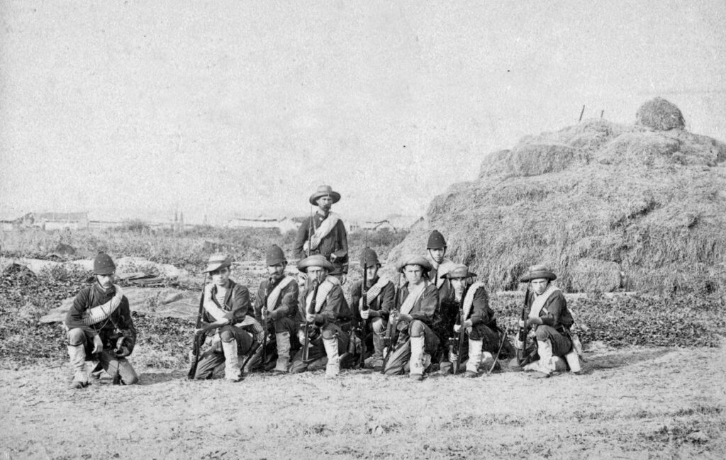 Leden van een mariniers-landingsbrigade in Atjeh, 1897. (NIMH)