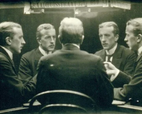 Kino-Foto, spiegelfoto van Julius Marmelstein, vóór 23-10-1912 – 1915. Ontwikkelgelatinezilverdruk, Rijksmuseum.