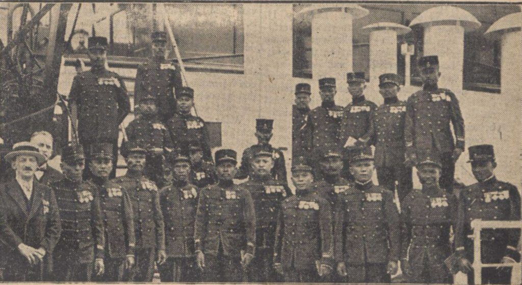 De Sumatra Post publiceerde in juni 1927 een foto van een deel van het detachement: trotse mannen met een rechte rug