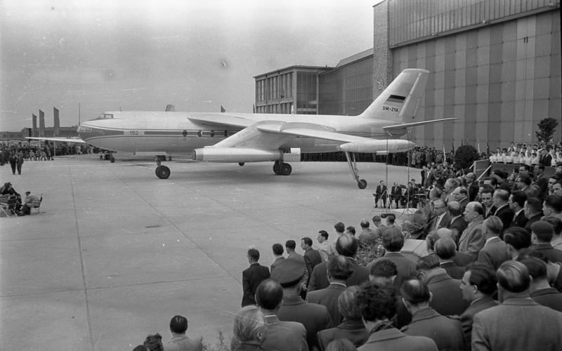Presentatie van de B 152/I V-1 op 30 april 1958