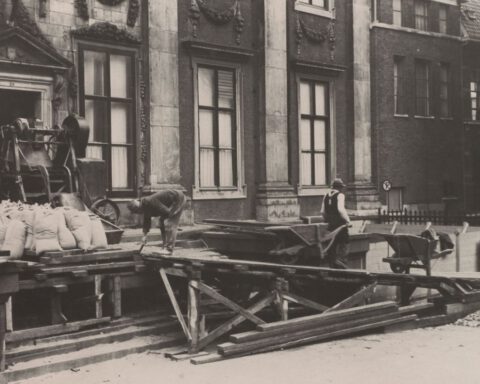 De aanleg van de bomvrije bunker onder het Mauritshuis, Oktober 1939. Foto archief Mauritshuis