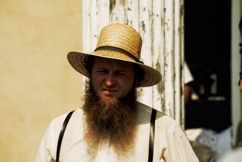 Amish man met een typische Shenandoah-baard (in Nederland ook wel eens kabouterbaard genoemd) en een rieten hoed