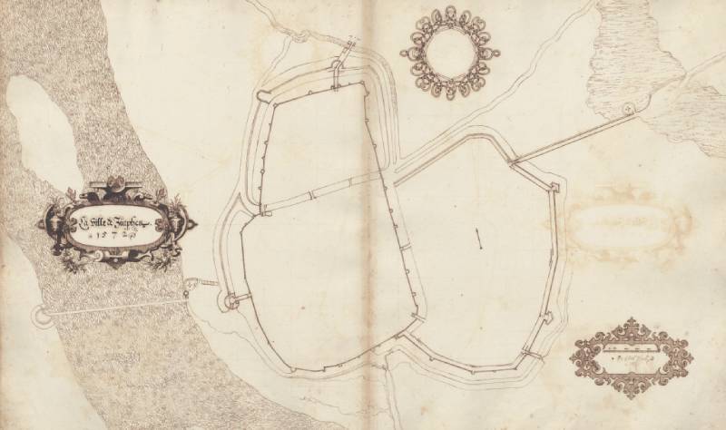 Stadsplattegrond uit de Berlaymont-atlas, 1572. Deze militaire plattegrond geeft zeer nauwkeurig de verdedigingswerken weer op het moment van de belegeringen van 1572. Behalve de muren van de oude stad en de Nieuwstad, de grachten, bruggen, en grote en kleine stadspoorten, zien we er ook de vier rondelen bij de Saltpoort, de Marspoort, de Kruittoren (Kostverloren geheten) en de Nieuwstadspoort.