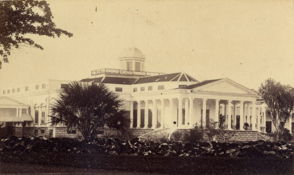 Het paleis van de gouverneur-generaal in Buitenzorg, rond 1875. 
