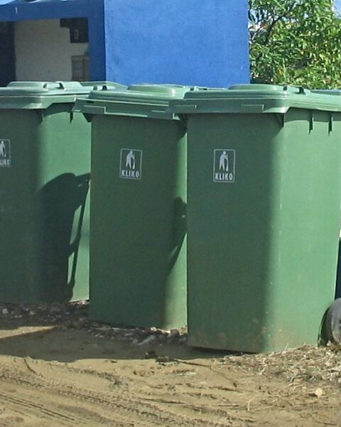 Drie kliko-containers