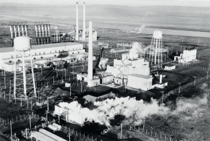 Bij Hanford in de staat Washington aan de westkust zou in september 1944 de eerste grootschalige kernreactor, de B-reactor, worden gebouwd.