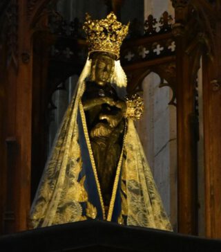 De Zwarte Madonna van Halle