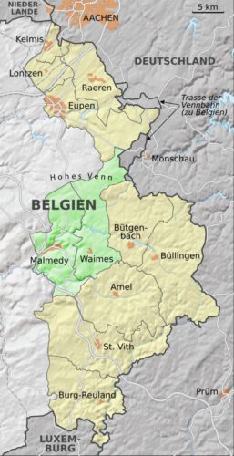 De drie Belgische Oostkantons - Malmedy (groen) en Eupen en Sankt Vith (geel). Ook het traject van de Vennbahn is op de kaart aangegeven.