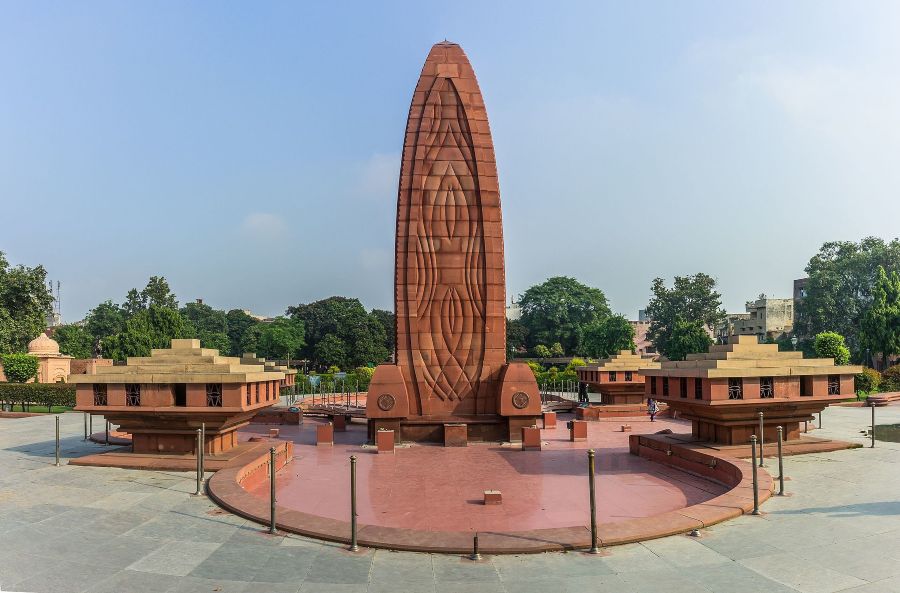 Het monument dat herinnert aan het drama van Amritsar in 1919 en in 1961 onthuld werd 