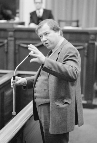 Marcel van Dam in de Tweede Kamer in 1980