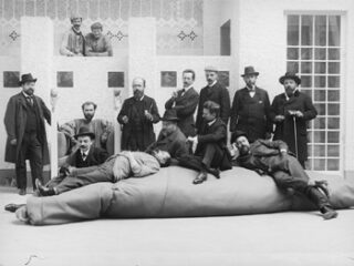 Foto Moriz Nähr, Leden van de Secession bij opening van de 14e expositie: de Beethovententoonstelling in 1902.