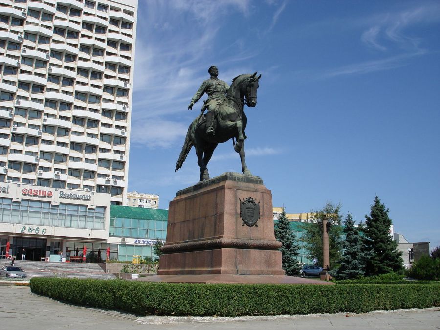 Ruiterstandbeeld van Gregori Kotovski (1881-1925) in Chisinau, de hoofdstad van Moldavië. Deze Moldavische communistenleider legde de basis voor de Moldavische Socialistische Sovjetrepubliek in wat tegenwoordig Transnistrië is