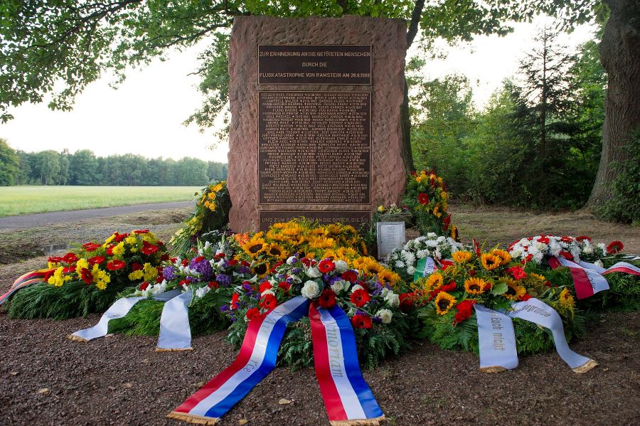 Monument ter nagedachtenis aan de slachtoffers van de vliegramp bij Ramstein