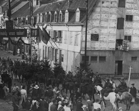 Intocht van het Belgische leger in Malmedy in augustus 1919, voordien bezetten Britse troepen het gebied (ARA).