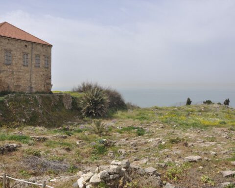 Ottomaans huis boven het prehistorische stratum van Byblos