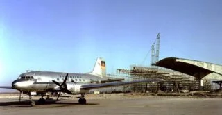 Een Iljoesjin-14 op Interflug-luchthaven Berlijn-Schönefeld, 1961