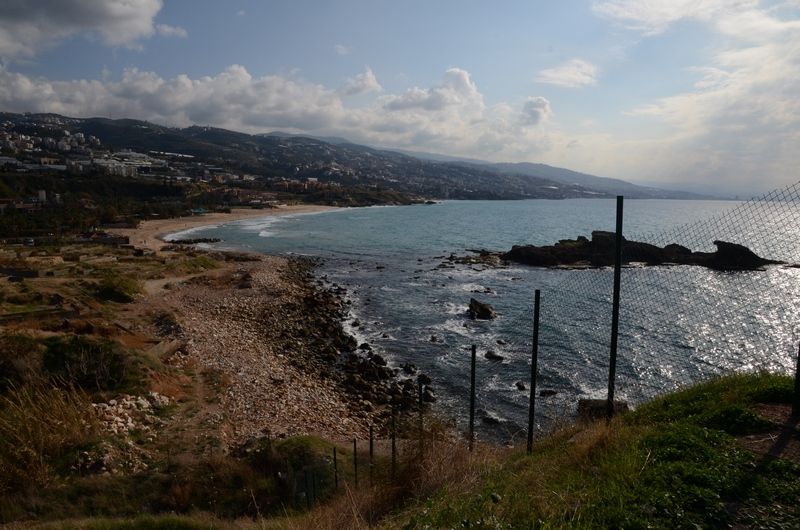 De dichtgeslibde zuidelijke haven van Byblos