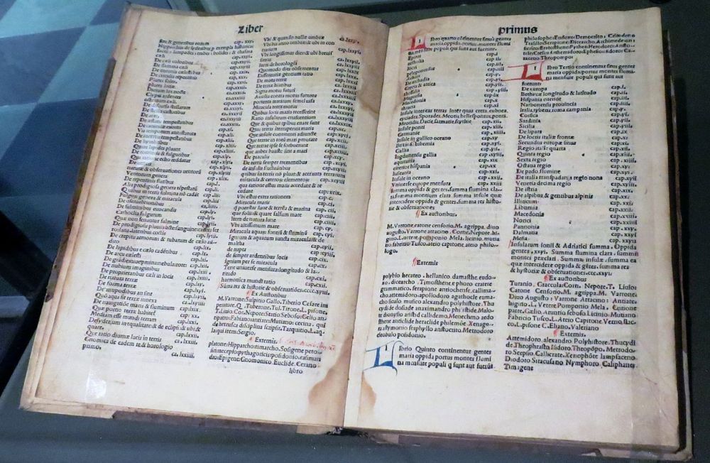 Kopie van Plinius' Naturalis Historia. gedrukt door Johannes Alvisius in 1499