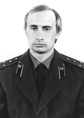 Poetin in KGB-uniform, ca. 1980