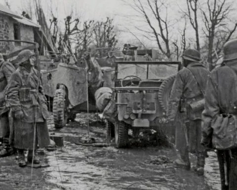 Troepen van de 1e SS-Pantserdivisie rond het begin van het Ardennenoffensief