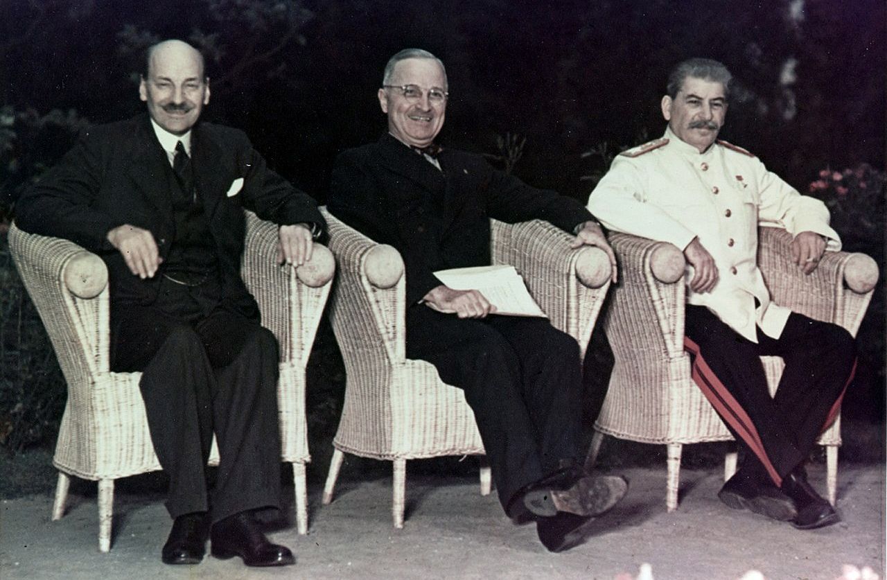 Clement Attlee, Truman en Stalin tijdens de Conferentie van Potsdam