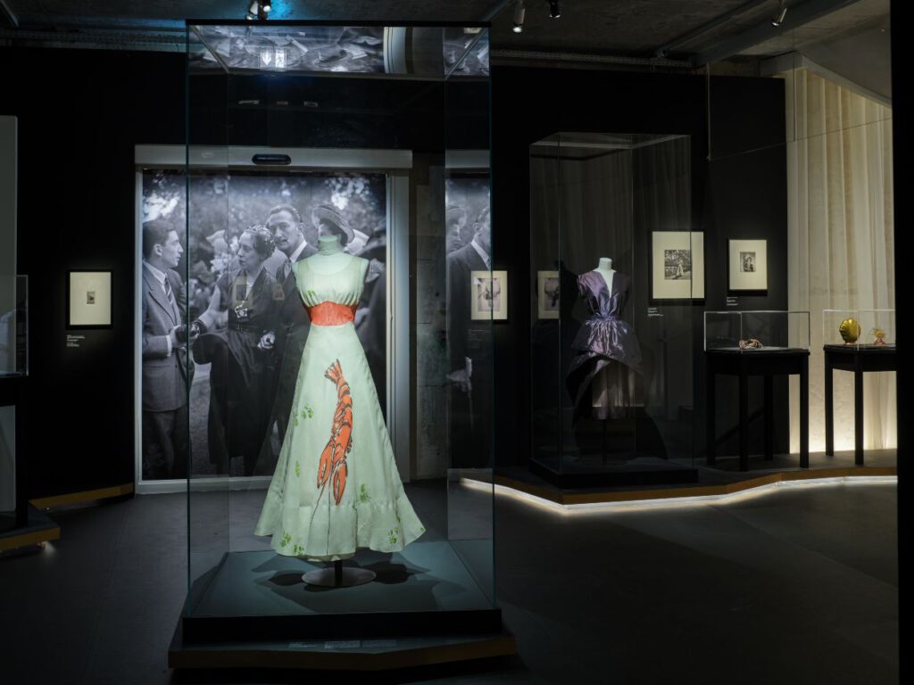 Elsa Schiaparelli. Impressie van de tentoonstelling in het Musée des Arts Décoratifs 