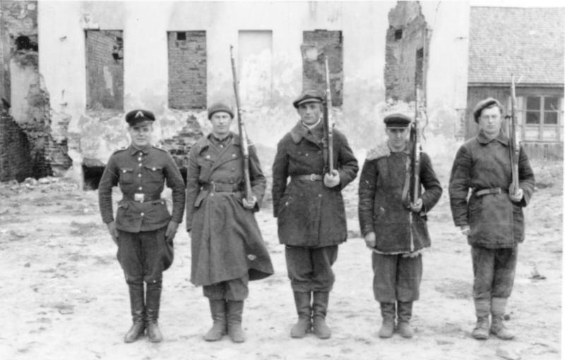 Belarussische hulppolitie in Mogilev in het Oostland-rijkscommissariaat, maart 1943.
