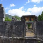 De Romeinse tempel bij Yanouh