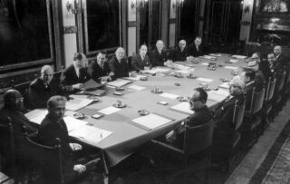 Eerste vergadering van het kabinet Cals, 15 april 1965