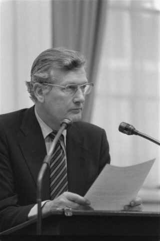 Jan de Koning, hier als minister van Sociale Zaken in 1981