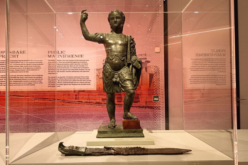 Standbeeld van een jonge Alexander de Grote, gevonden in Pompeï