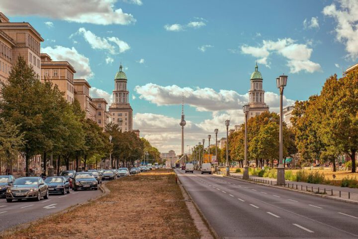 Zicht op de huidige Karl-Marx-Allee in Berlijn